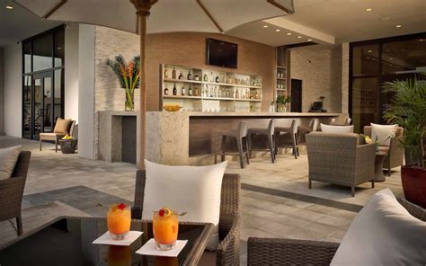 eb hotel miami restaurant.